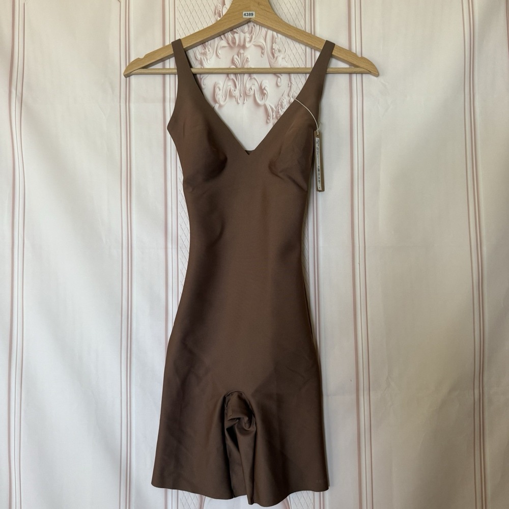 NWT SKIMS Body CS Unlined Plunge MID THIGH BODYSUIT Jasper Brown Size Small $92